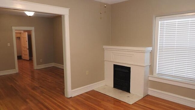 Photo - Cozy 1 bedroom and 1 bath apartment with a little office room apartment downtown, located on E 26...