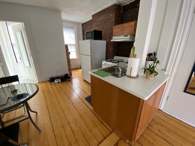 Photo - 27 S Russell St Unit 3
