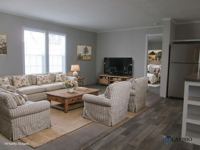 Photo - 153 Hawthorne Dr