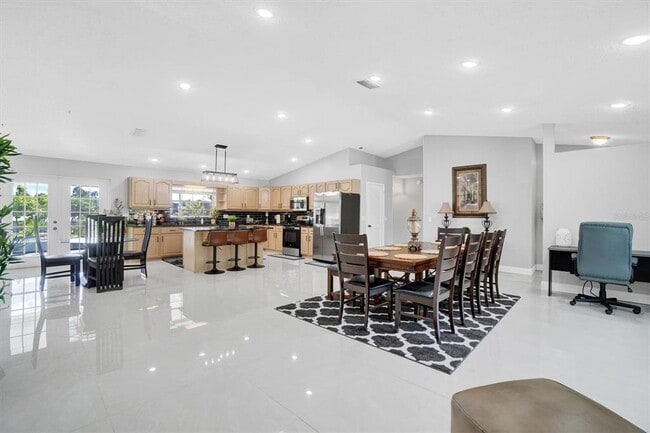 Photo - 216 N Griffin Dr