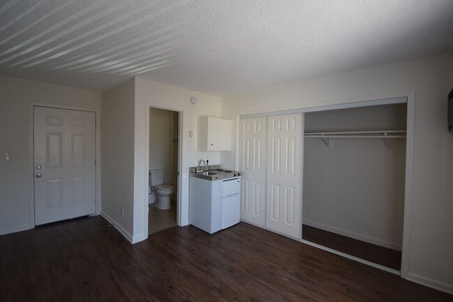 Photo - 5321 Agnes Ave Unit 25-08