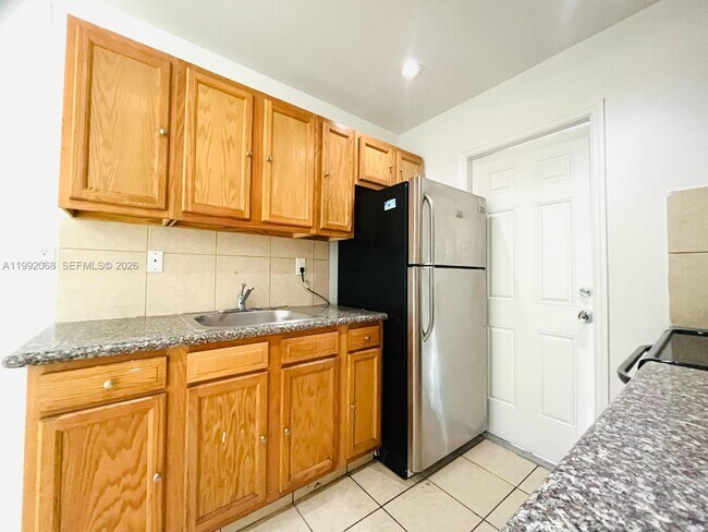 Photo - 608 SW 16th Ave Unit B