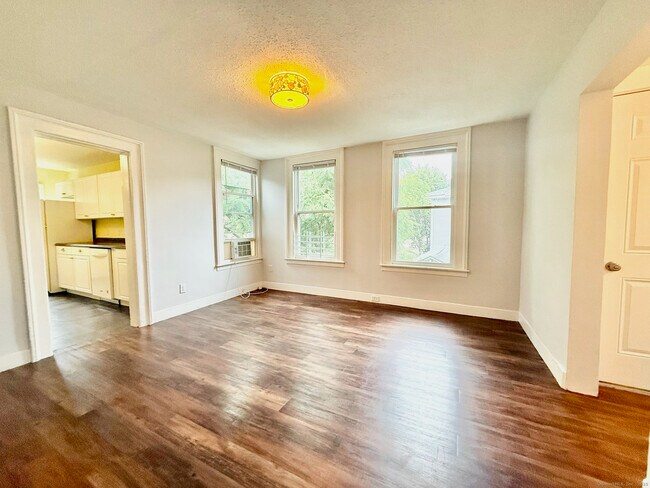 Building Photo - 52 Beers St Unit 2 Rental