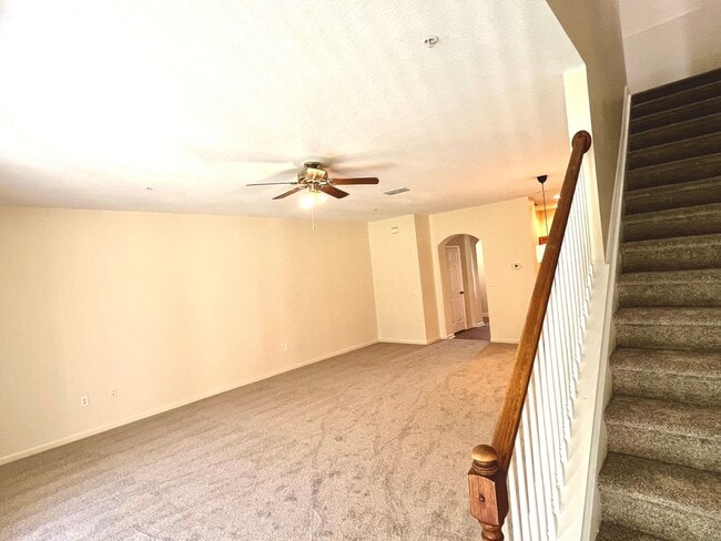 Photo - 3 Bedroom, 2.5 Bathroom 2-Story Townhouse in Gated Community - Kissimmee