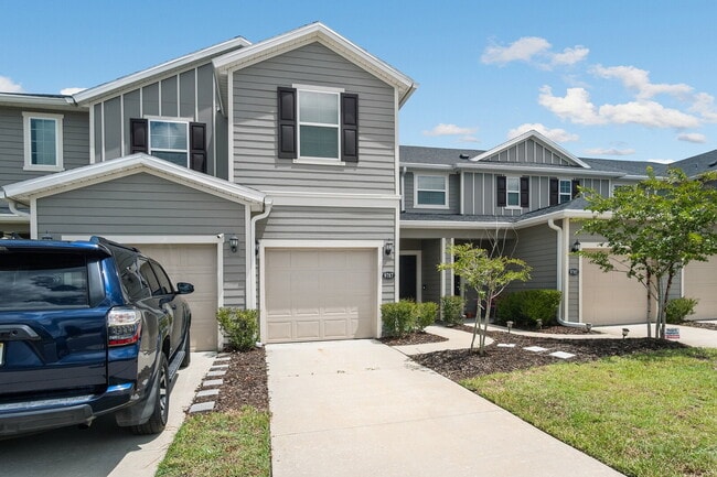 Photo - 3 Bedroom / 2.5 Bathroom Townhouse in the Meadows at Oakleaf