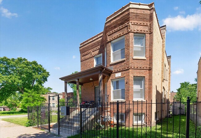 Photo - 3622 W Franklin Blvd