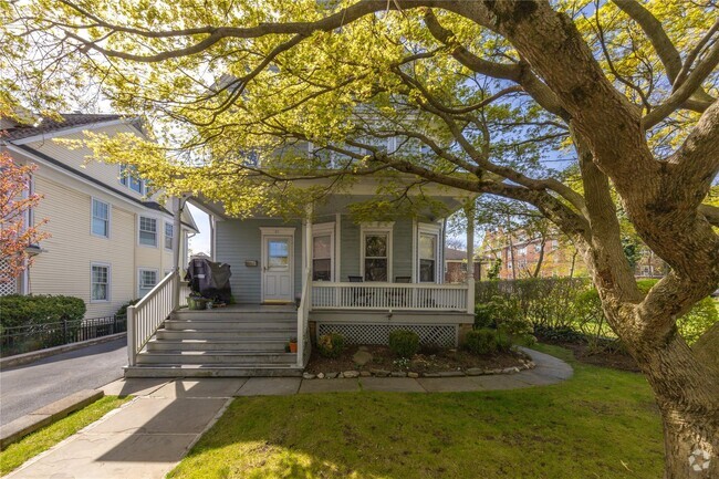 Building Photo - 27 Meadow Ave Rental