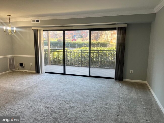 Building Photo - 7368 Lee Hwy Unit 68/104