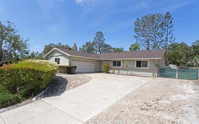 Building Photo - Beautiful 3 Bedroom Carlsbad Home!