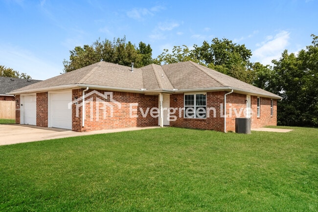 Photo - 1953 S 11th Pl