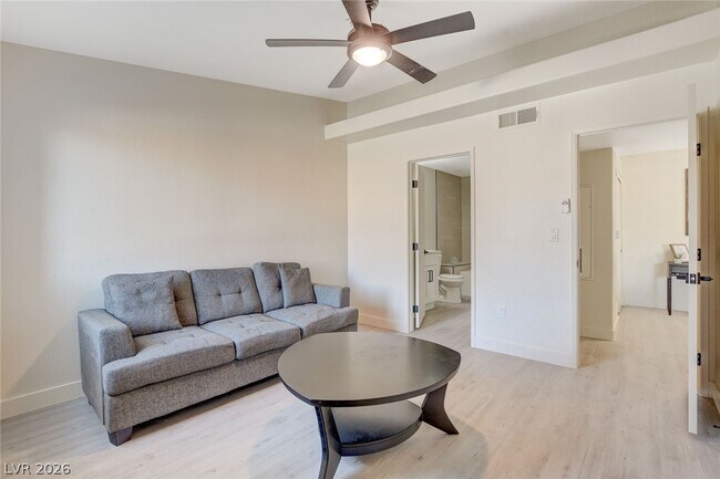 Photo - 950 Seven Hills Dr Unidad 1422