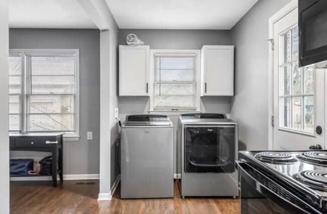 Photo - 220 W Main St