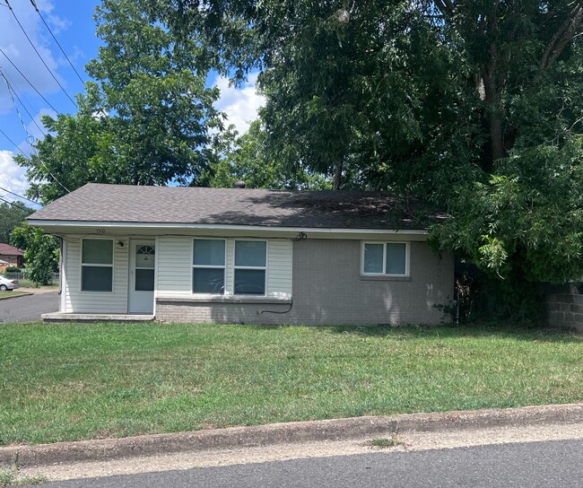 Building Photo - 1510 7th St Rental