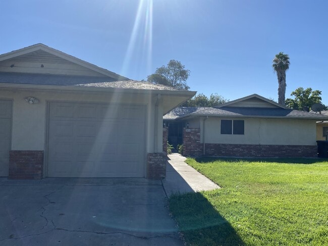 Photo - 3016 Delta Ave