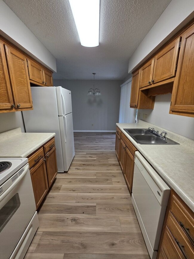 Photo - 1213-1215 University Unidad 1215