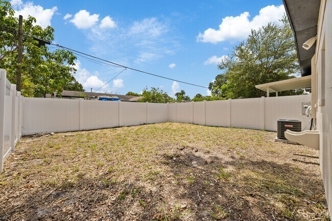 2706 W Tampa Bay Blvd