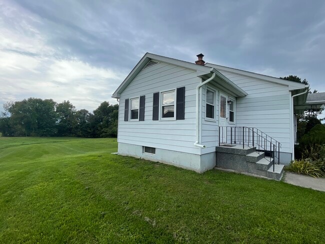 Photo - 60 Bloomingrove Dr