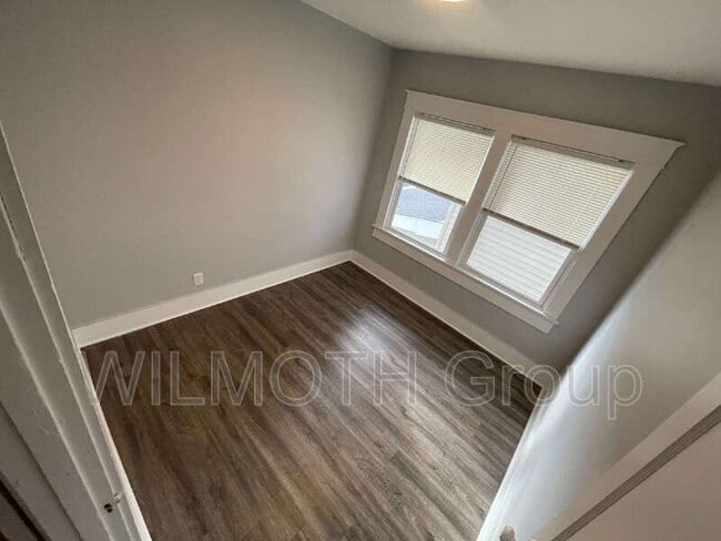 Photo - 129 W Hendricks St Unit 2