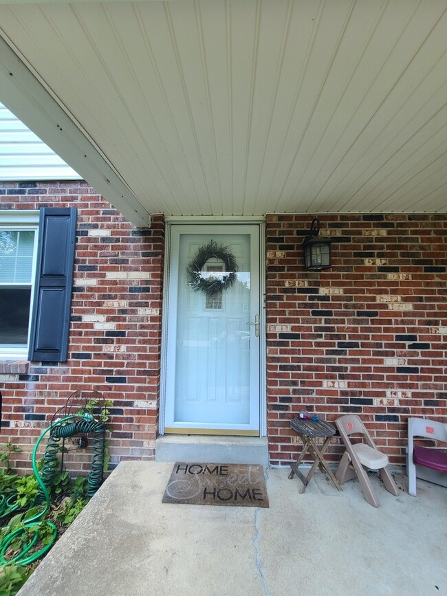 Photo - 2105 Hemlock Rd