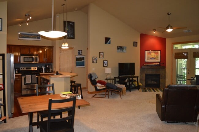 Building Photo - 8253 Mayo Dr Unit 306 Rental