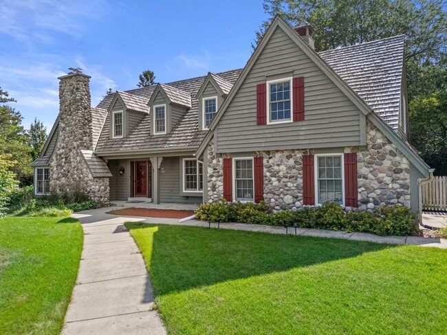 Building Photo - 6989 Wilson St