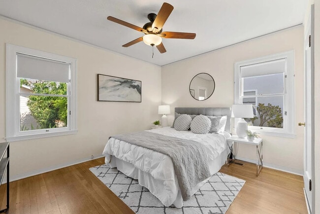 Photo - 1595 Santa Clara St