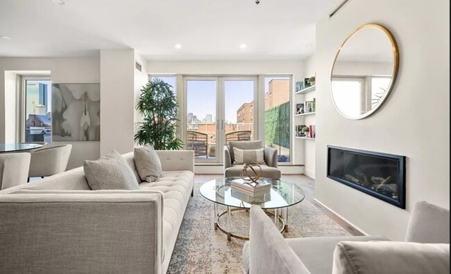 Photo - 1723 Washington St Unit 611