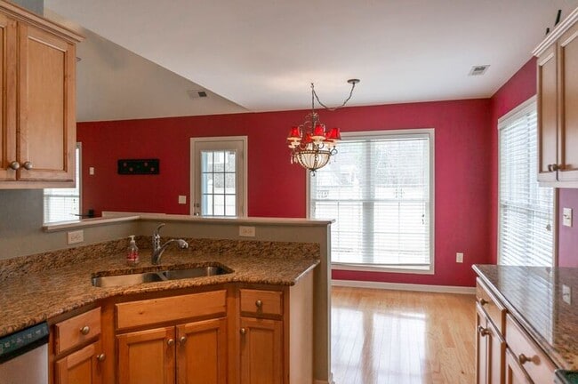 Photo - 40 Wayward Path