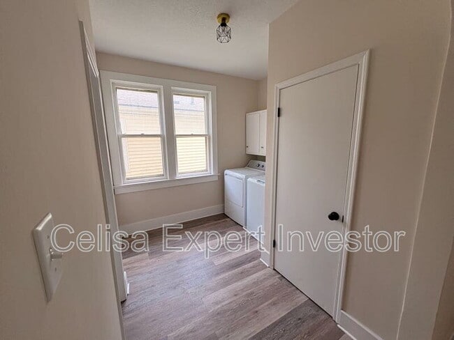 Photo - 805 Edgewater Ave