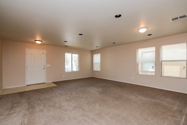 Photo - 11215 W Garfield St