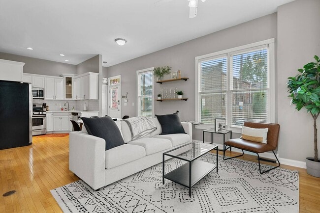 Photo - 950 N 6th St