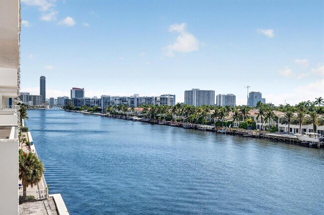 Building Photo - 1500 S Ocean Dr Unit 5E