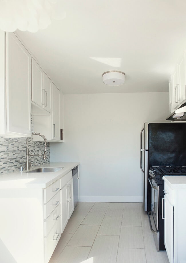 Photo - Carlyle Apartments