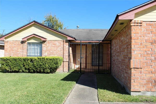 Photo - 2015 Lazy Ln