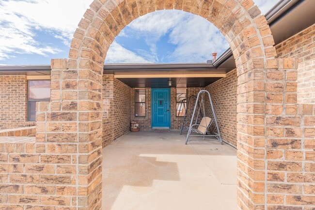 Photo - Charming 3 Bedroom 2 Bathroom - Spacious & Fenced Backyard