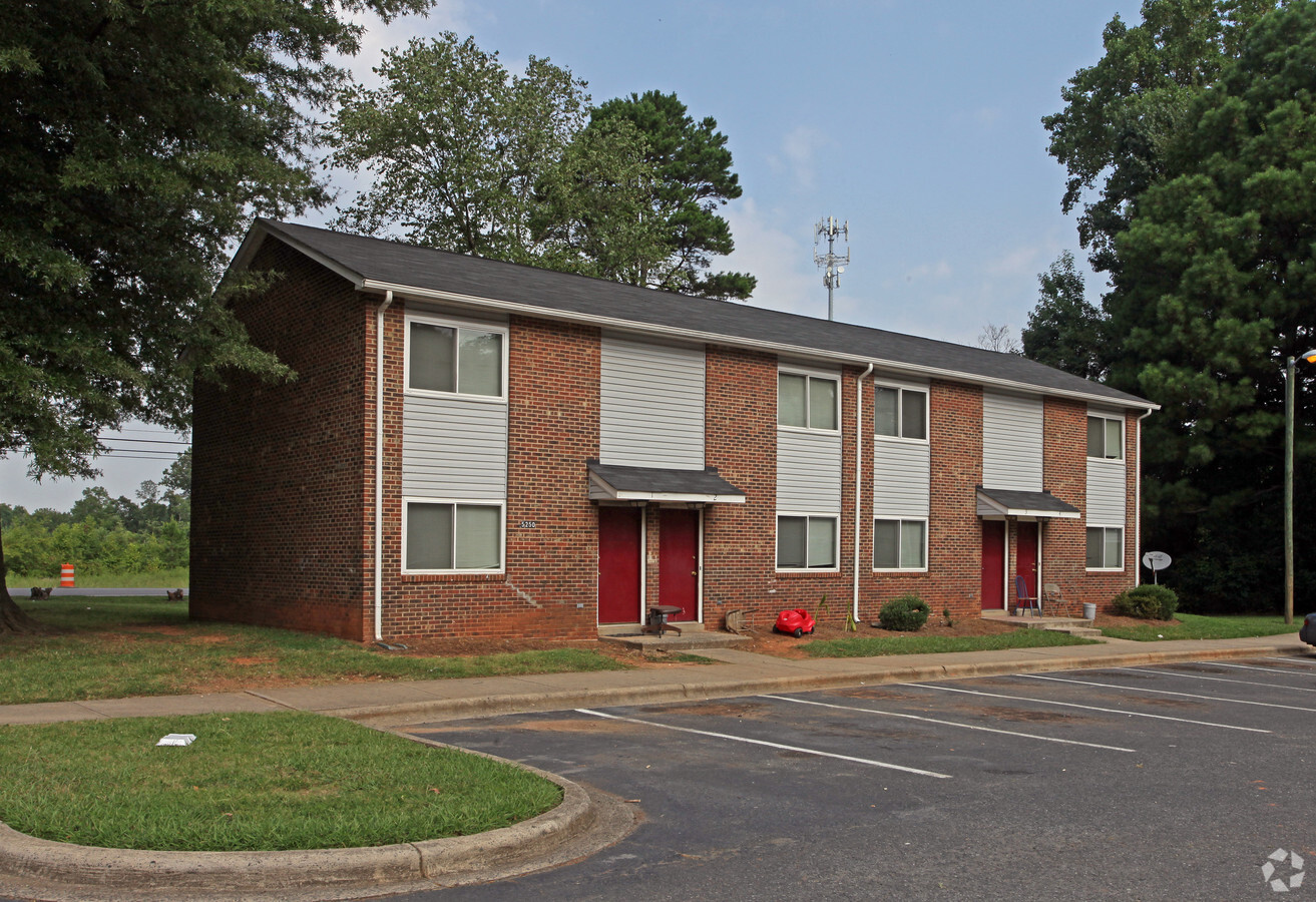 Photo - Westside Apartments