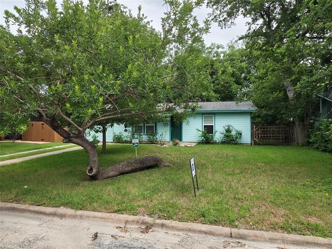Photo - 3207 Locke Ln