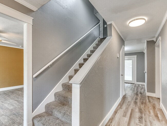 Photo - 7704 Brookside Dr