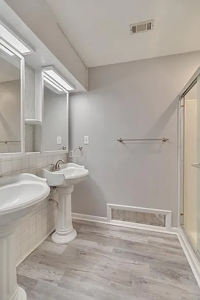 Photo - Beautiful 4 Bedroom Home, Available in Dec...