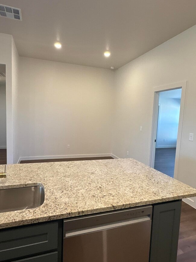 Photo - 2143 Langford Ave