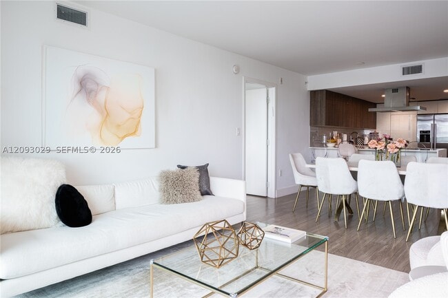 1025-1092 92nd St Unit 706
