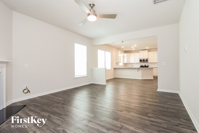 Photo - 406 Ashborne Ln