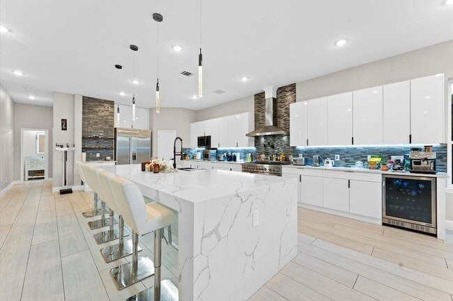 Photo - 1425 Adkins Rd