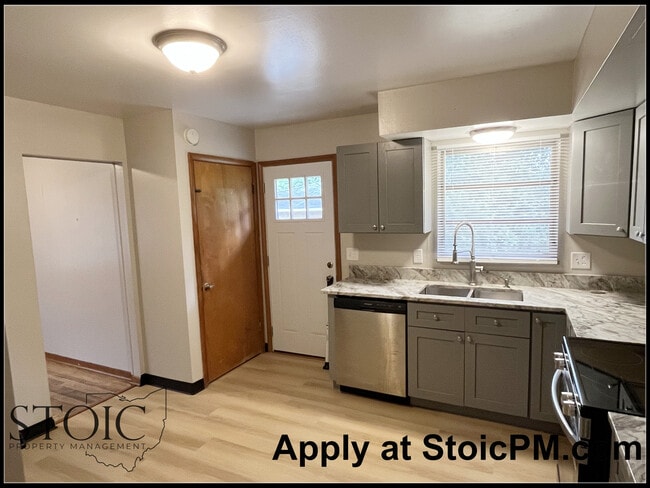 Photo - 1729 Alcoy Dr