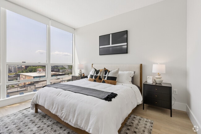 2BR, 2BA - Primary Bedroom