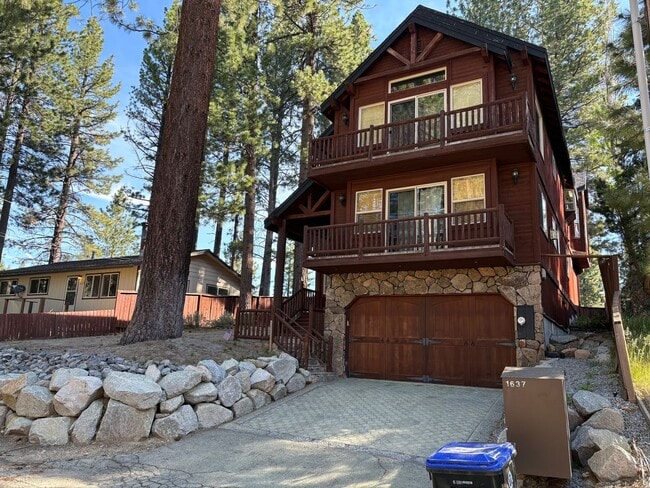 Building Photo - Large furnished mountain home