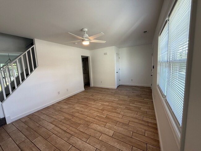 Photo - 3 bedroom, 1.5 Townhouse