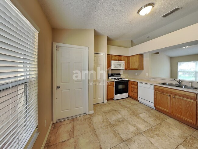 Photo - 13404 Silver Leaf Cir