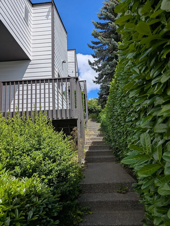 Photo - 8100 Delridge Way SW Unidad 2