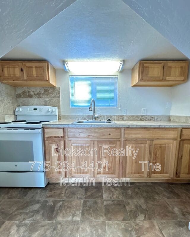 Photo - 621 1/2 6th Street